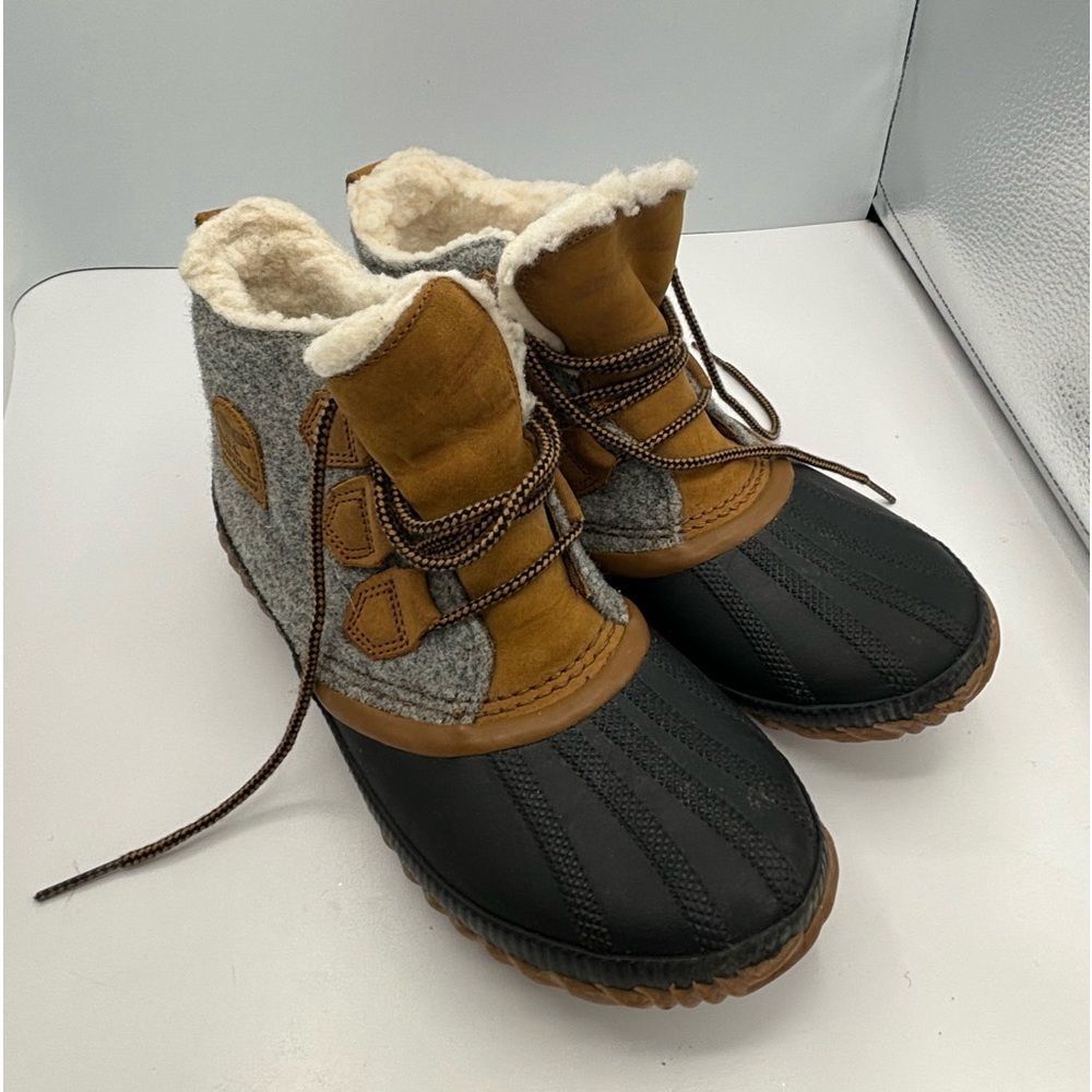 Sorrel Waterproof Out and About Gentle Used Size 9